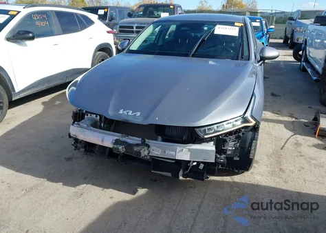 2022 Kia K5 Lxs из США, поврежденный, VIN 5XXG14J25NG094790